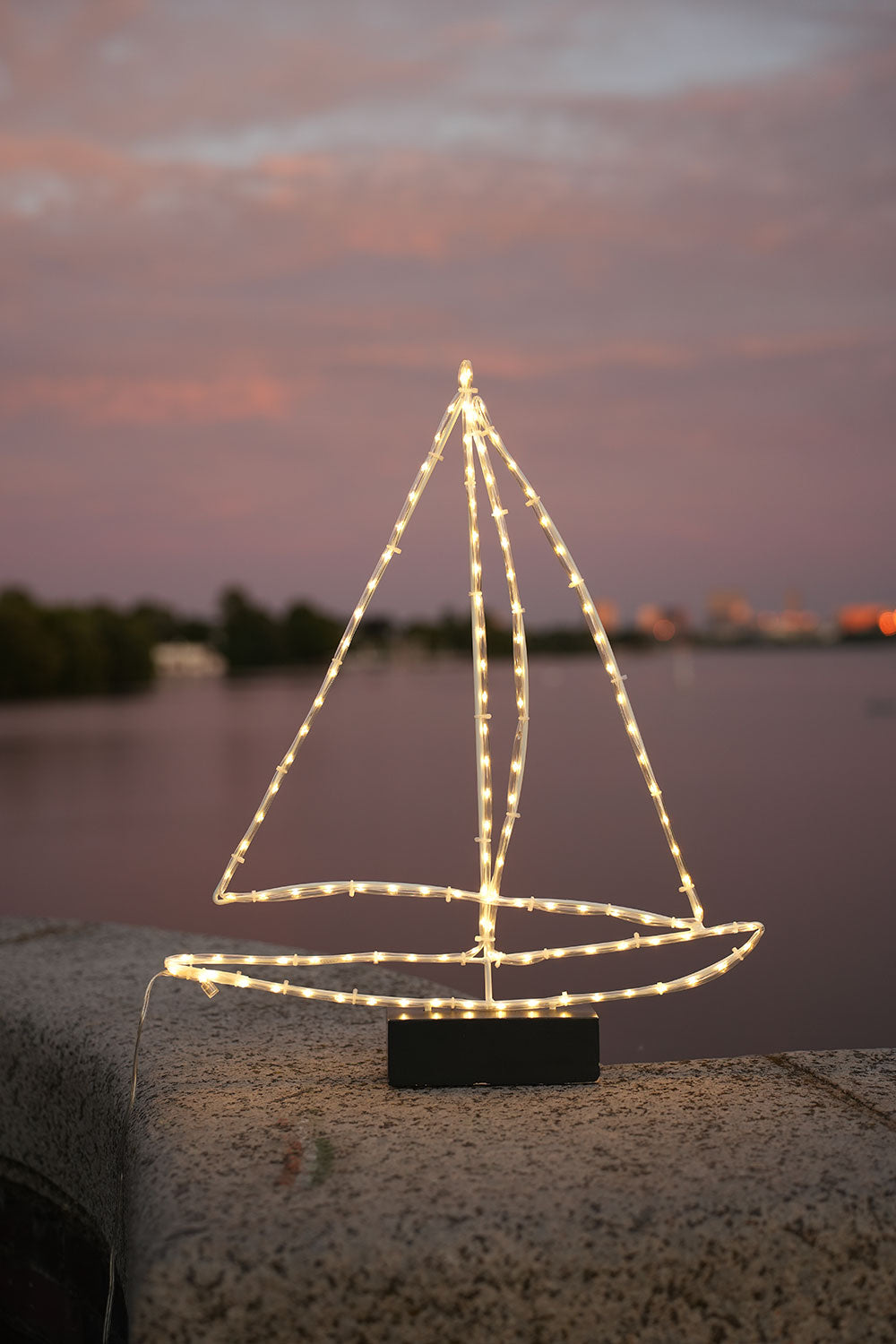 LED-SEGELBOOT-DESIGNLEUCHTE